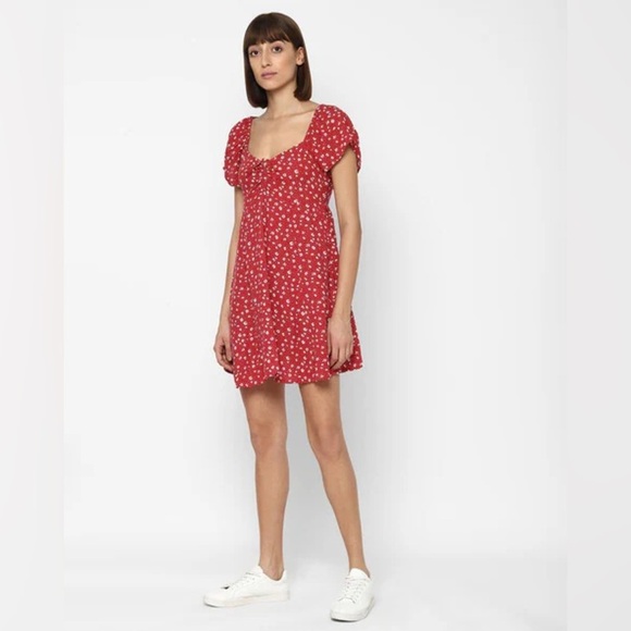 Dresses & Skirts - AE Womens Red Floral Flutter Sleeve Mini Dress
